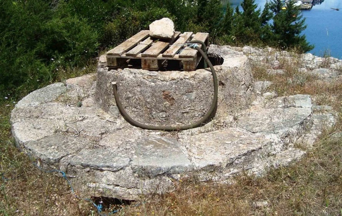 Σοκ στην Αρκίτσα! 52χρονος άντρας έπεσε σε πηγάδι – Το πηγάδι δεν έχει νερό, αλλά το βάθος του ξεπερνά τα 10 μέτρα
